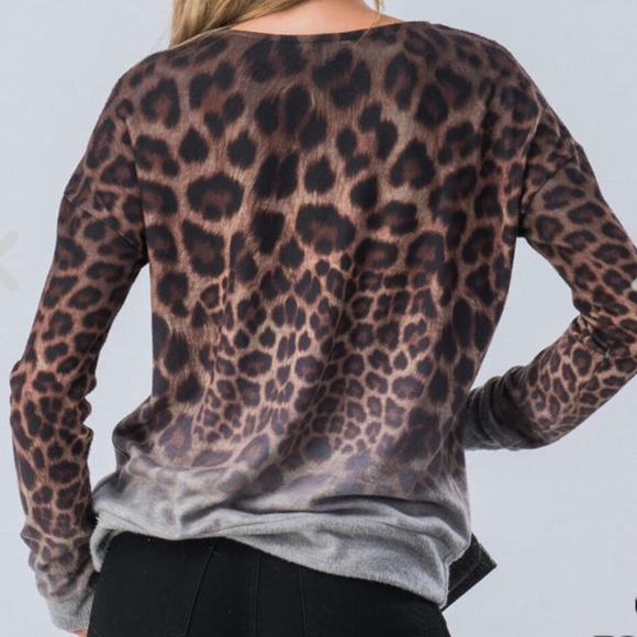 LEOPARD Print Ombré Soft Long Sleeve Top - Picture 3 of 6